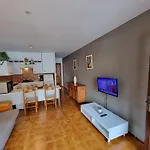 Apartmán Acogedor Con Terraza A 400m De La Playa - Hisp-236-134 *